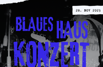 Grau-Schwarzes Plakat mit blauer Schrift und Schriftzügen der 3 Bands