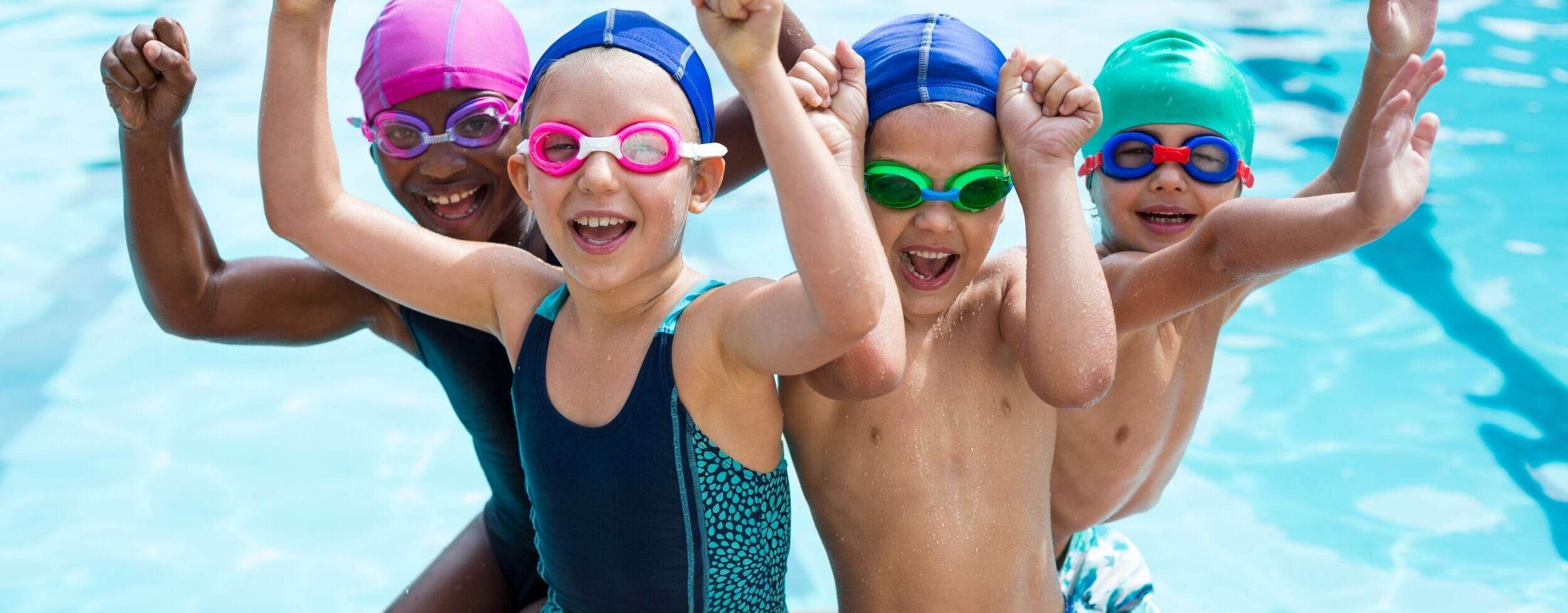 Kinder im Schwimmbad